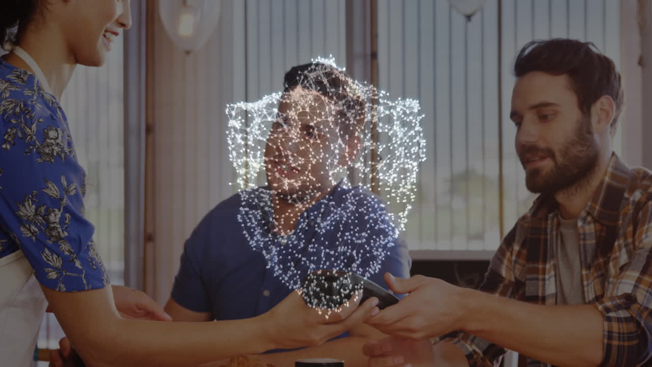 animación de la red de conexiones con escudo de seguridad sobre las personas que utilizan el terminal de pago