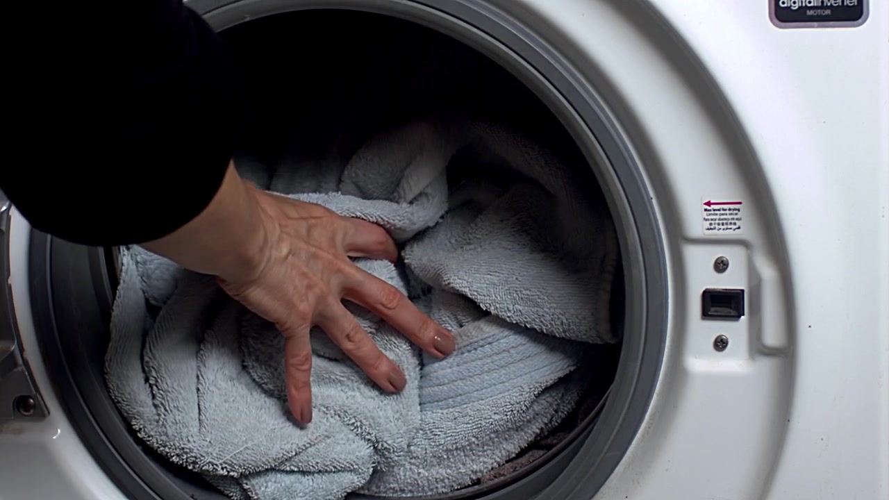 Simple task, but it feels so fine, fresh laundry done, it’s drying time