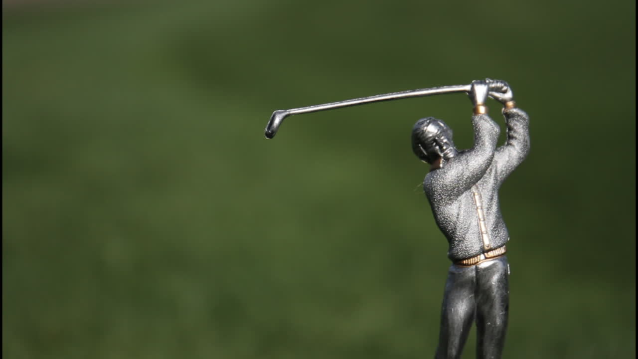 Golf figurine