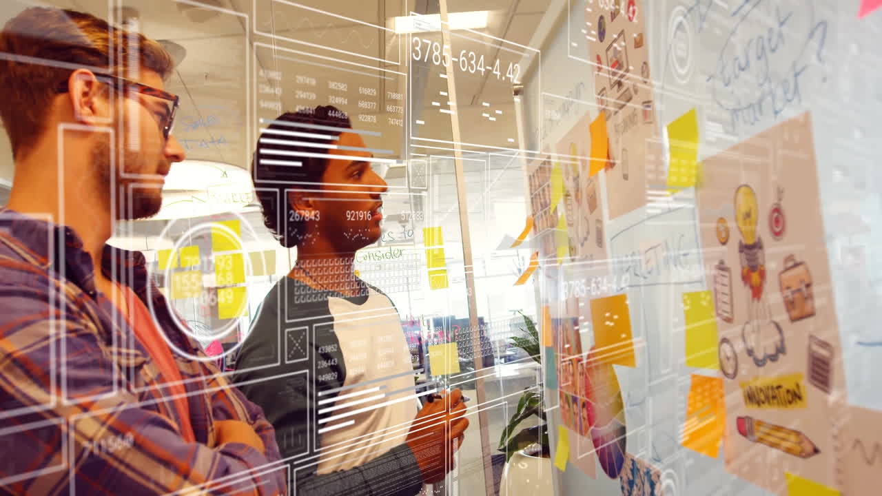 animación de procesamiento de datos y diagramas sobre diversas personas de negocios discutiendo el trabajo