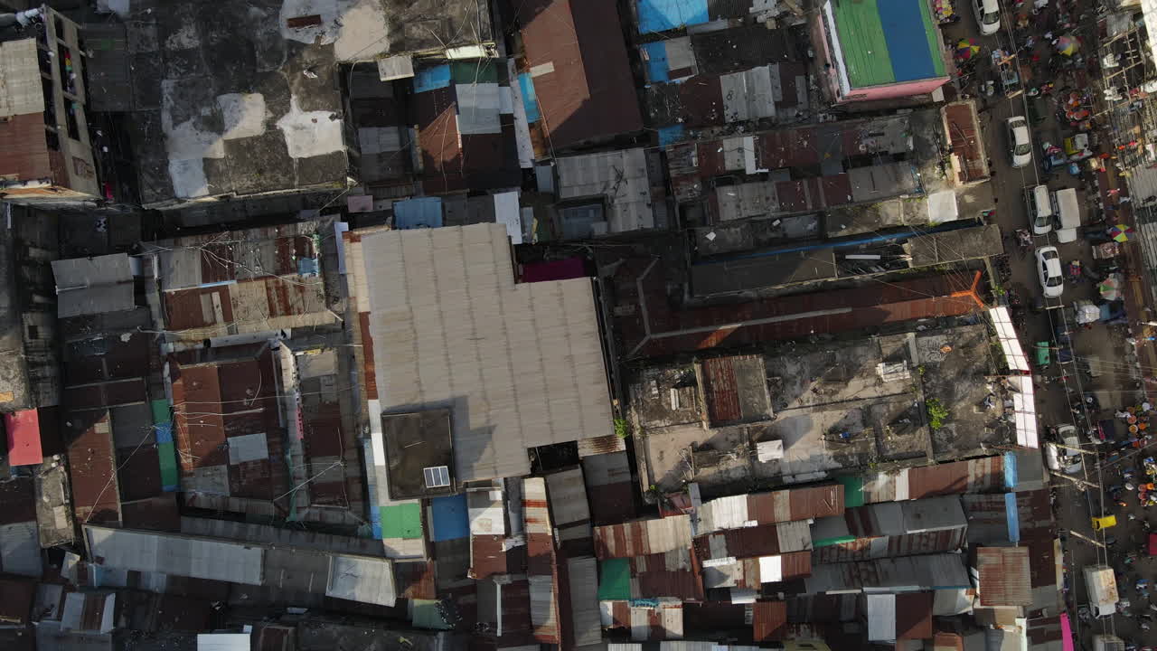 하향식 공중 도시 빈민가, 번잡한 거리 - 도시 건설:드론 비행 촬영 설정