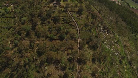 Vista-Aérea-De-Las-Ruinas-De-La-Antigua-Ciudad-Romana