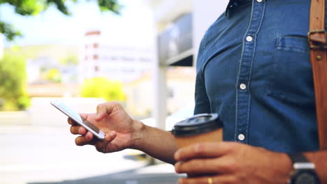 el café y la conectividad son esenciales en la ciudad