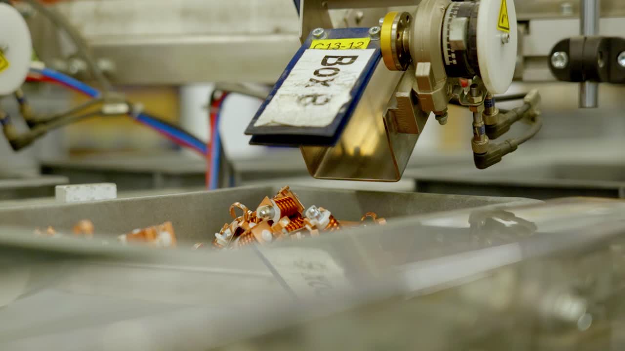 piezas de producción en una fábrica