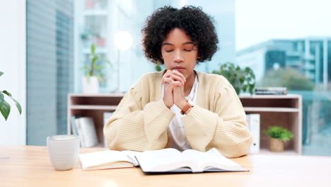 Business-woman,-praying-and-faith-in-office