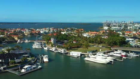 sovereign island gold coast australia, luxury homes and boats