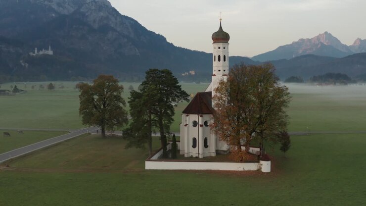 Neuschwanstein Church Misty Morning in Autumn | 4K | DJI MAVIC 2 PRO D-LOG - Perfect for colour grading