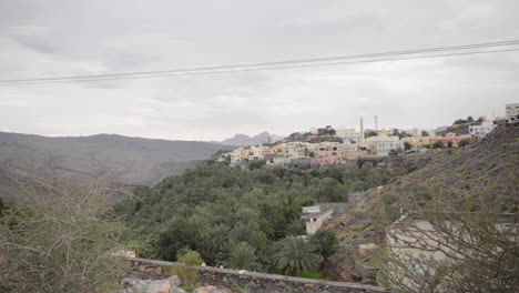 viejo pueblo tradicional en las montañas de oman cerca de muscat