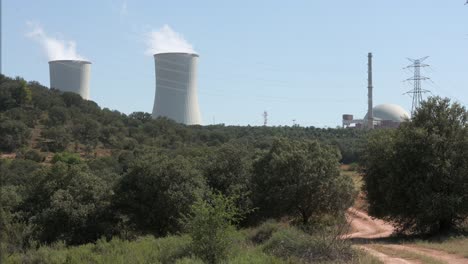 Central-Nuclear-De-Trillo-Situada-Cerca-De-La-Ciudad-De-Trillo,-En-La-Provincia-De-Guadalajara,-España