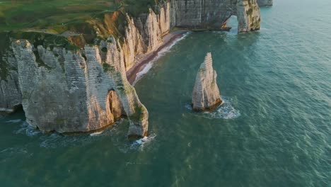 Sobre-Los-Acantilados-De-Etretat