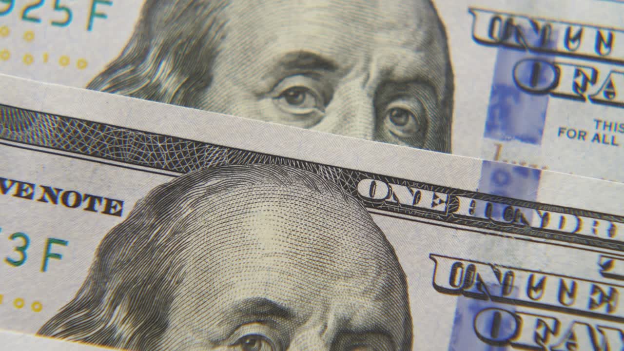 billetes de cien dólares