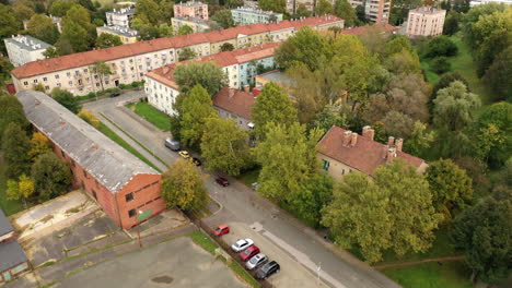 Fliegen-über-Stadtgebiet-In-Ungarn