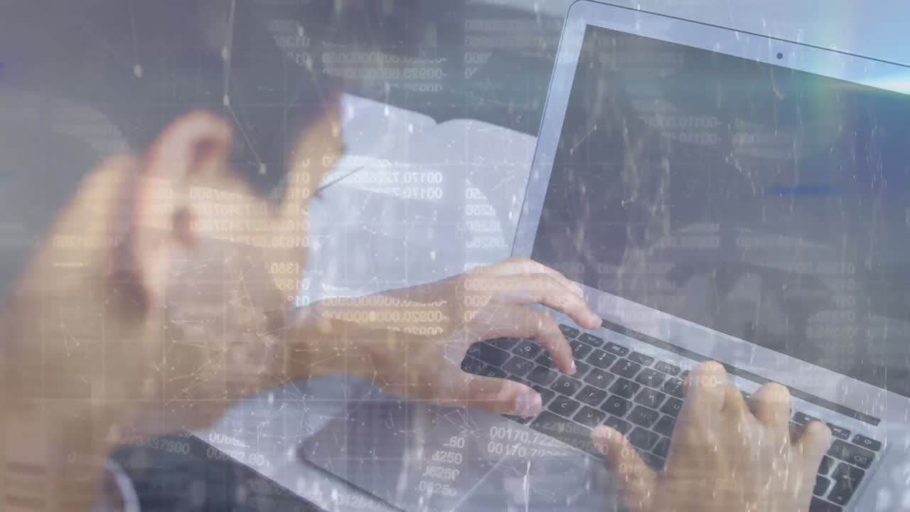 animación del procesamiento de datos en diversos escolares que usan computadoras portátiles