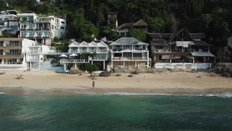 Hermosas-Imágenes-De-Drones-De-Bingin-Beach-Y-Cliff-En-Bali