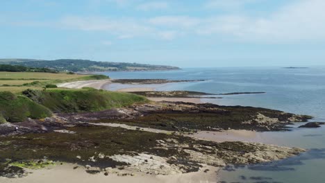 Traeth-Lligwy-Anglesey-Vista-Aérea-De-La-Erosión-Costera-Sobre-El-Mar-Erosionado-Galés