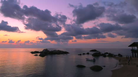 la playa de sai nuan es una vista cautivadora