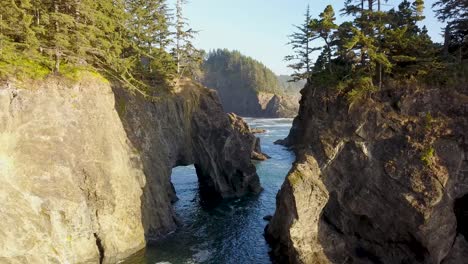 oregon coast, viewpoint of "natural bridge" rock formations