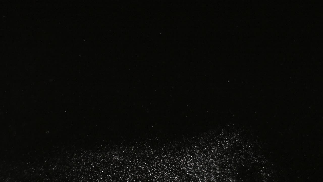 검은 바탕에 분리 된 파우더