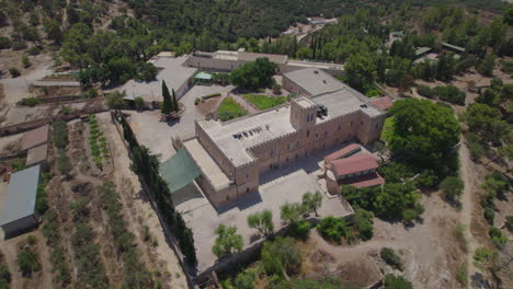 Monasterio-Católico-De-Beit-Jimal-Cerca-De-Beit-Shemesh,-Israel---Se-Identifica-Con-El-Lugar-De-Entierro-Del-Rabino-Gamaliel,-Gamaliel-Fue-El-Maestro-De-San