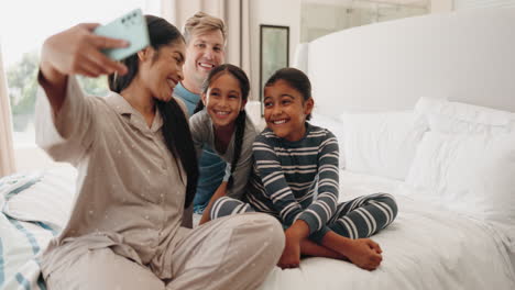 Selfie,-happy-and-family-in-home-bedroom