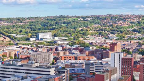 Bajando-En-El-Distrito-Metropolitano-De-La-Ciudad-De-Sheffield-En-El-Sur-De-Yorkshire,-Inglaterra