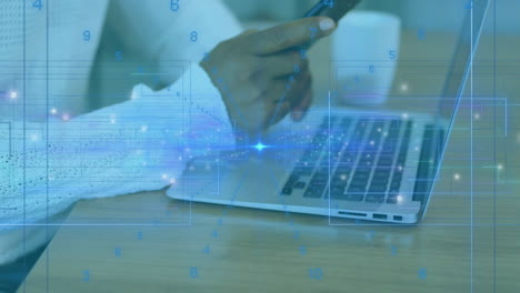 animación del procesamiento de datos financieros sobre codificación binaria biracial sobre números biraciales utilizando lapto