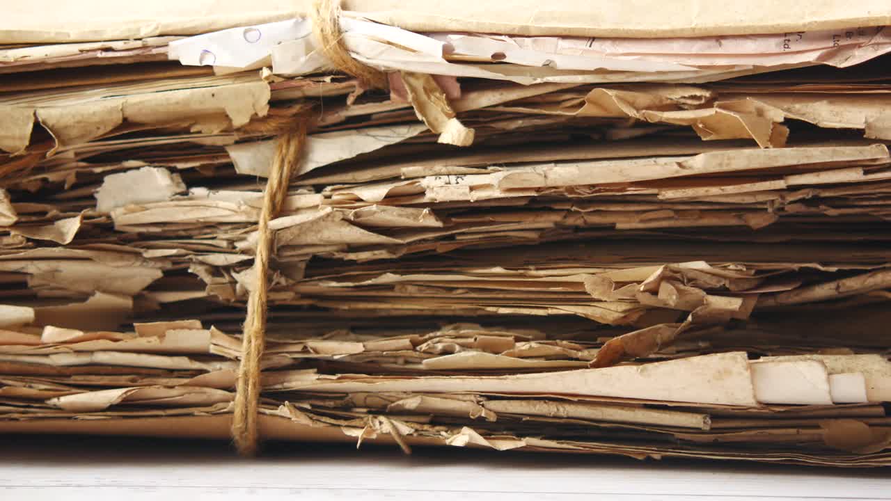 오래된, 은 문서들의 어리