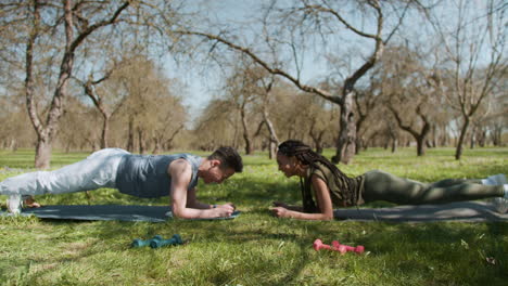 People-doing-sports-in-the-forest