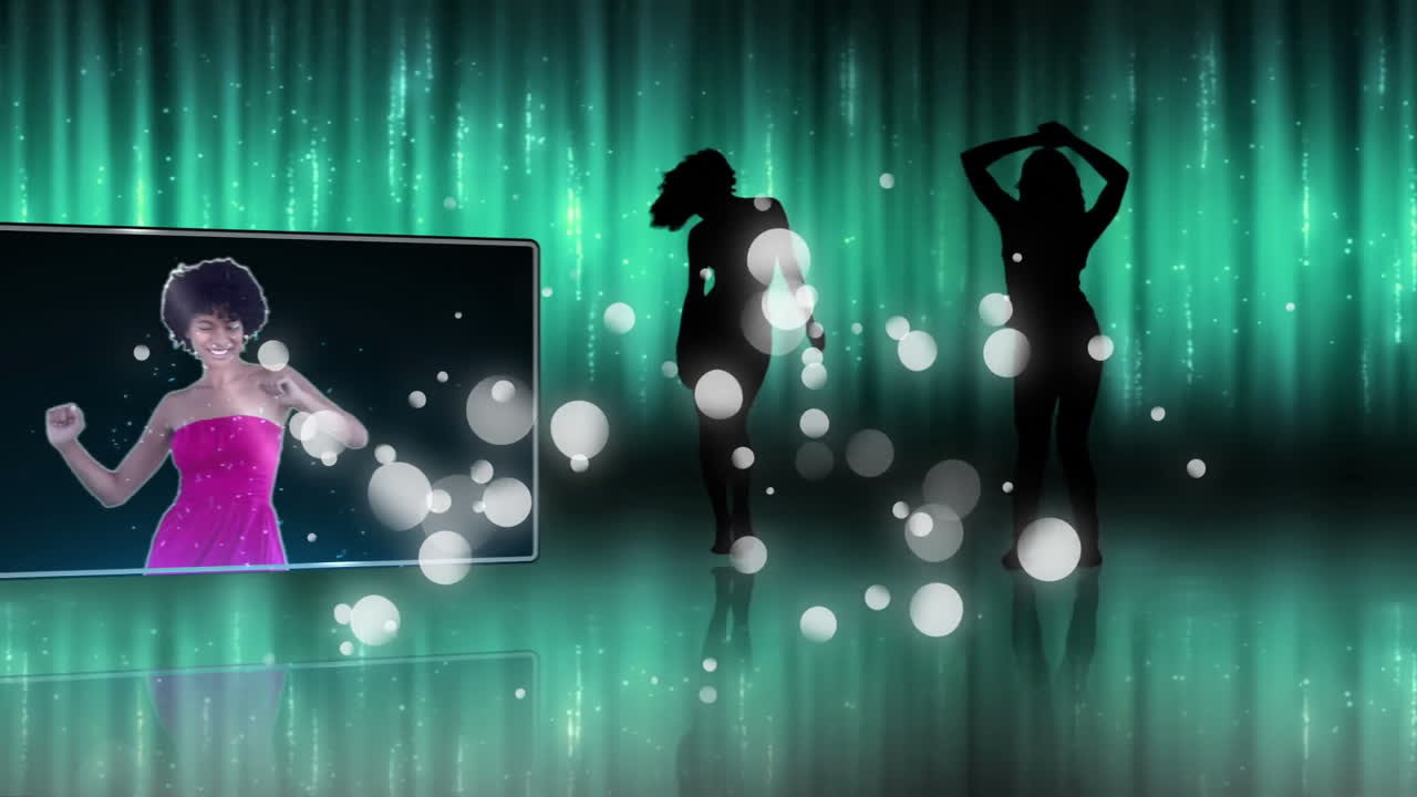 실루 ⁇  댄서 들 과 스크린 에서 춤추는 여자 들