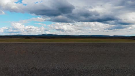 4K-Drohnenvideo-Vom-Chena-River-Im-North-Star-Borough-In-Der-Nähe-Von-Fort-Wainwright,-Alaska