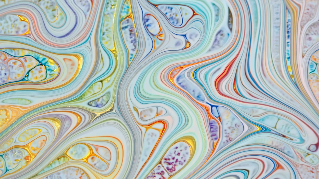 Padrões fluidos marmorizados em tons pastel giram suavemente, criando ondas iridescentes oníricas com delicadas veias de coral aquático