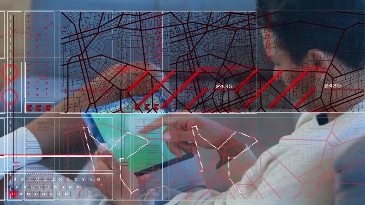 animación del procesamiento de datos sobre una mujer biracial usando una tableta