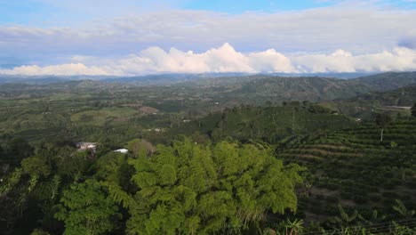 Paisajes-En-Las-Montañas-De-Colombia-J