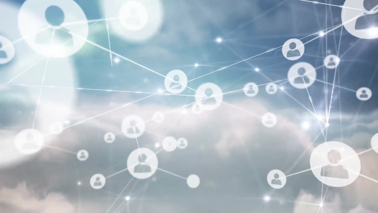 빛나는 반점이 있는 구름과 하늘 위의 아이콘과 사람들과의 연결 네트워크의 애니메이션