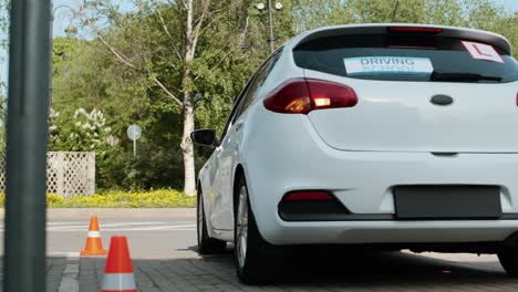 coche de la escuela de conducción