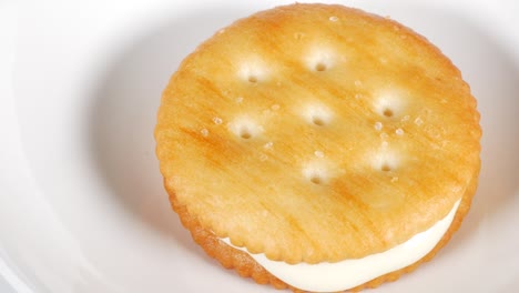 white chocolate cracker sand