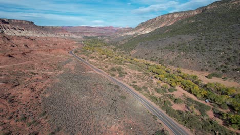 Kolob-Terrace-Road,-Cerca-Del-Parque-Nacional-Zion,-Utah,-Suroeste-De-EE.UU.