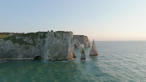 volando hacia los acantilados de etretat