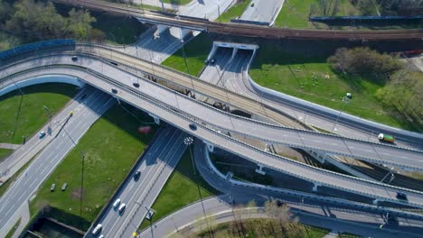 vista aérea de una intersección de autopista