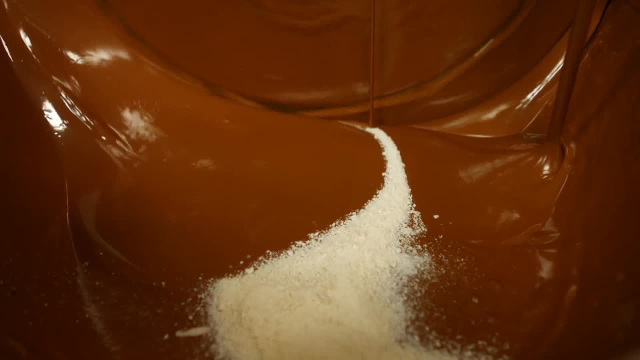 primer plano de la máquina de mezcla de chocolate