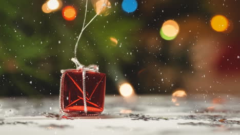caída de nieve con decoración de regalos de navidad