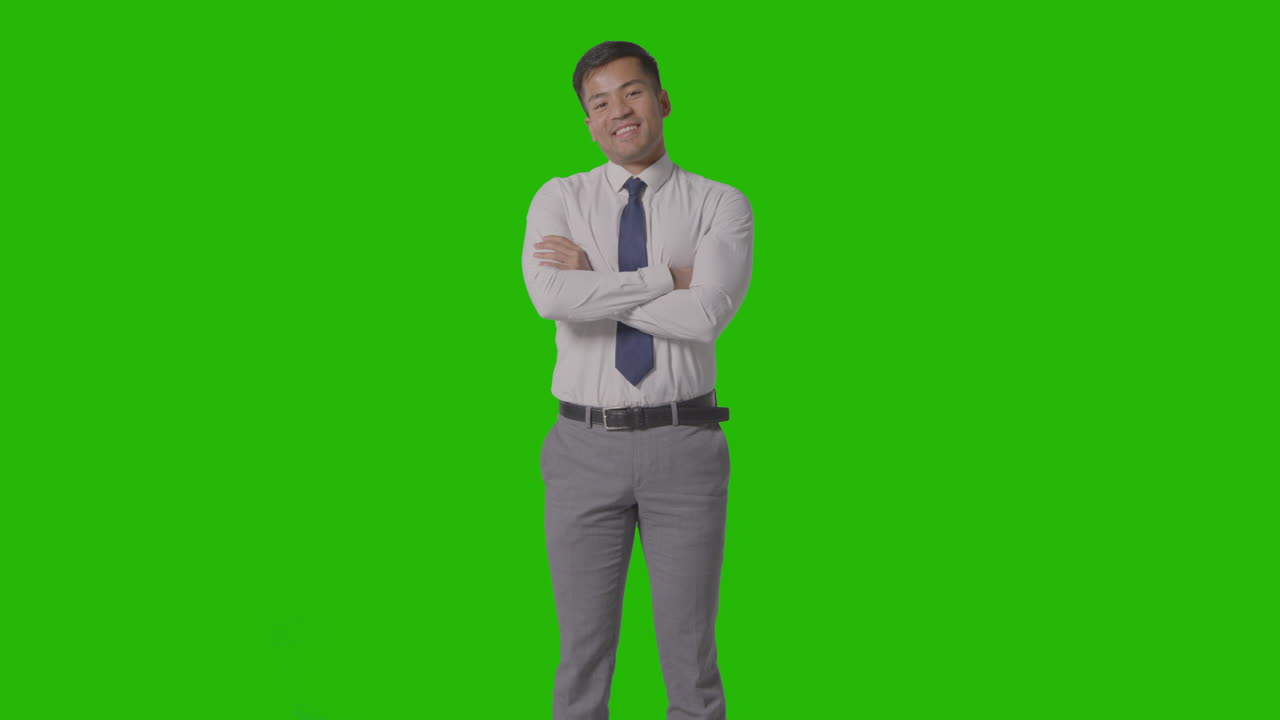 셔츠와 넥타이 카메라 4 웃는 녹색 화면에 사업가의 초상화