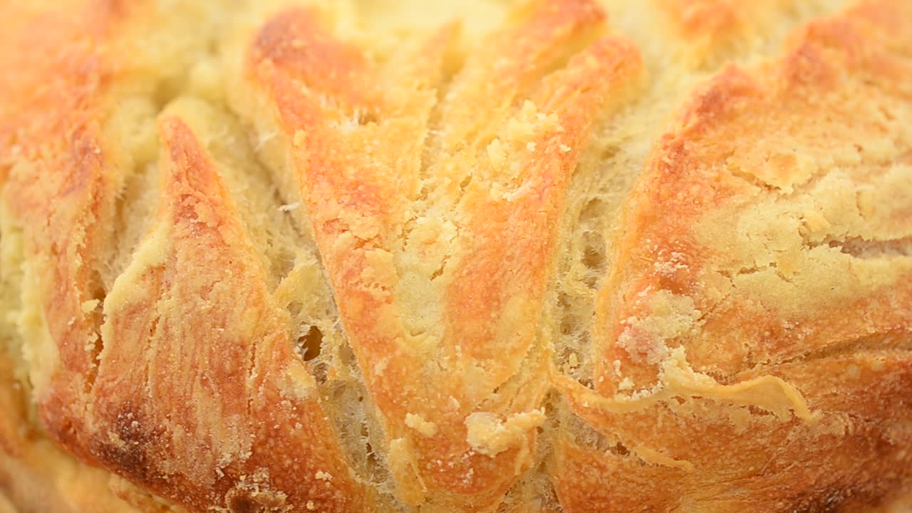 Pagnotta di pane. Riprese in movimento.