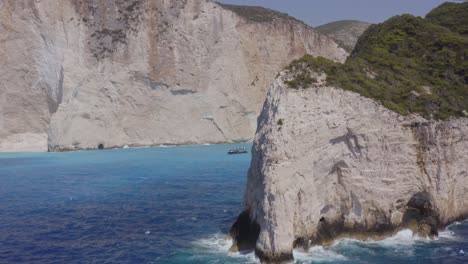 Antena---Revelación-Del-Lado-Del-Naufragio-En-Zakynthos,-Grecia