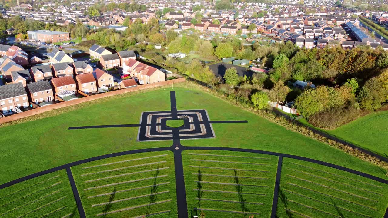 diseño de camino de cementerio circular moderno vista aérea jardín artístico de descanso volando hacia el objetivo