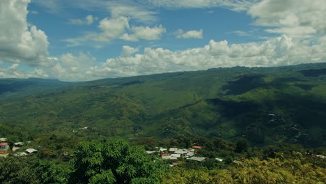 Luftaufnahmen-Verschiedener-Neuer-Maya-Häuser-In-Chiapas,-Mexiko,-Aufgenommen-In-4K