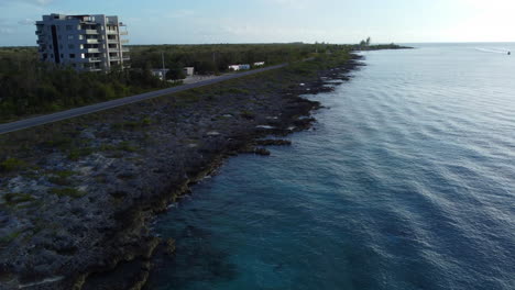 Cozumel-Mexiko-Insel-Kreta-Ozean-Meer-Hotel-Paradies-Resort-Schön-Entspannen-Ruhig-Traum-Ufer-Küstenlinie-Felsen-Wellen-Wellen-Blaues-Wasser