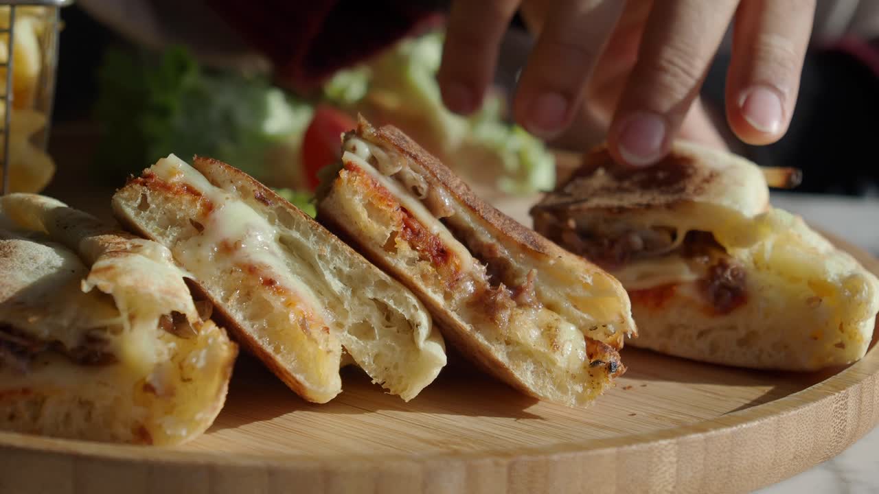 Sándwich panini a la plancha