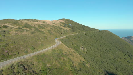 Vista-Aérea-De-Las-Verdes-Montañas-De-Liguria