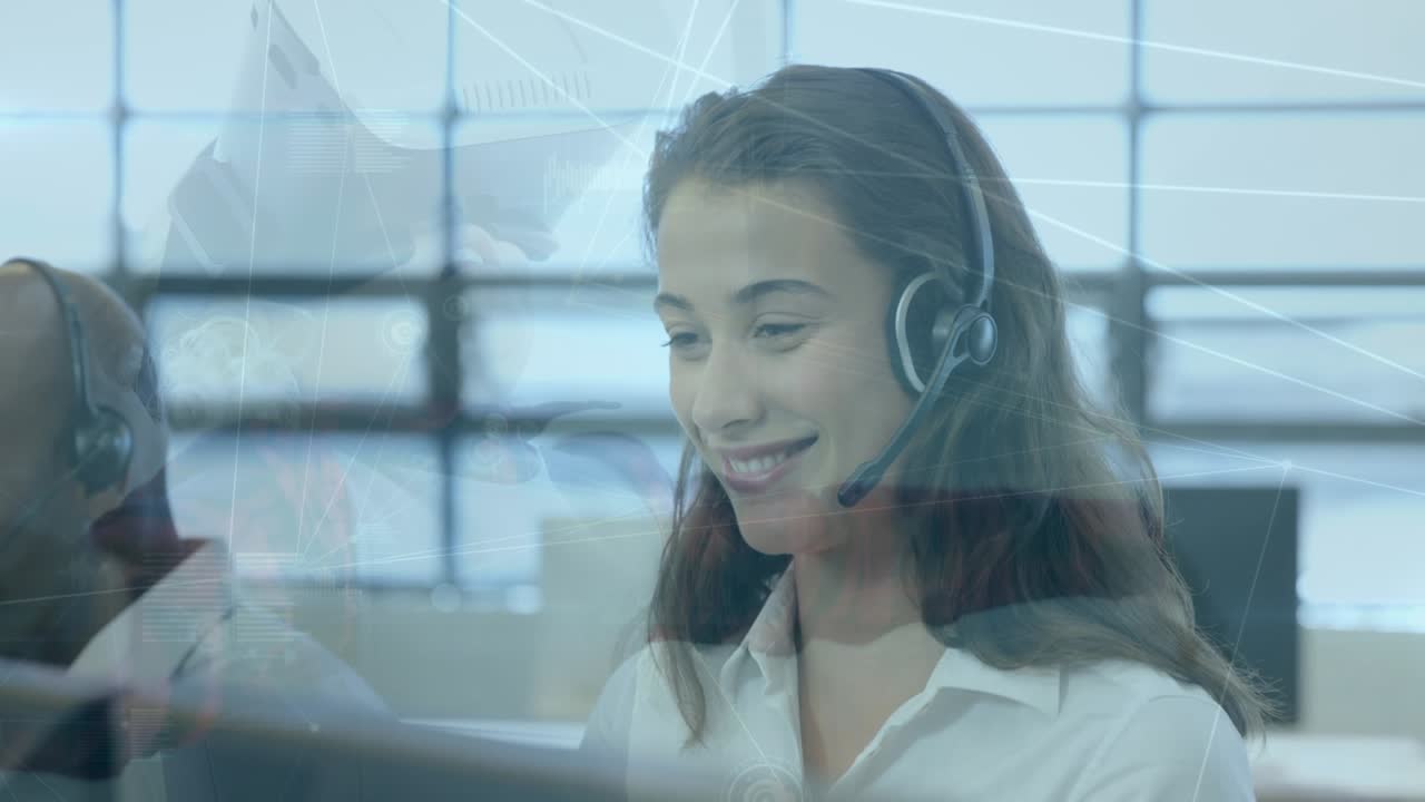 Animação de rede de conexões sobre empresária caucasiana usando headset telefônico